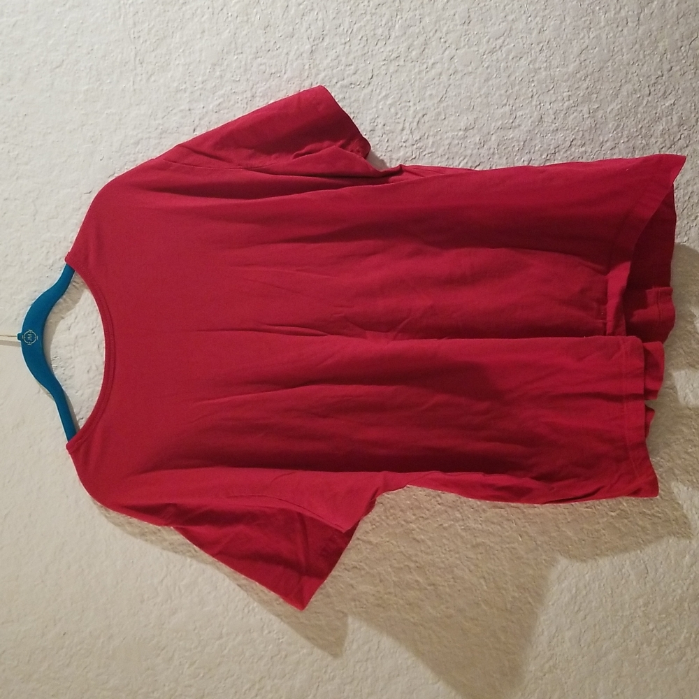 Red short sleeve cotton tee